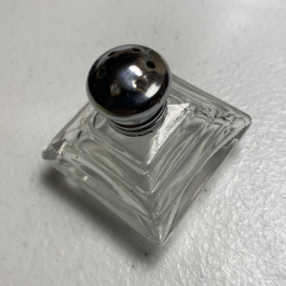 Vintage Irice Salt and Pepper Shakers - Picture 6 of 7